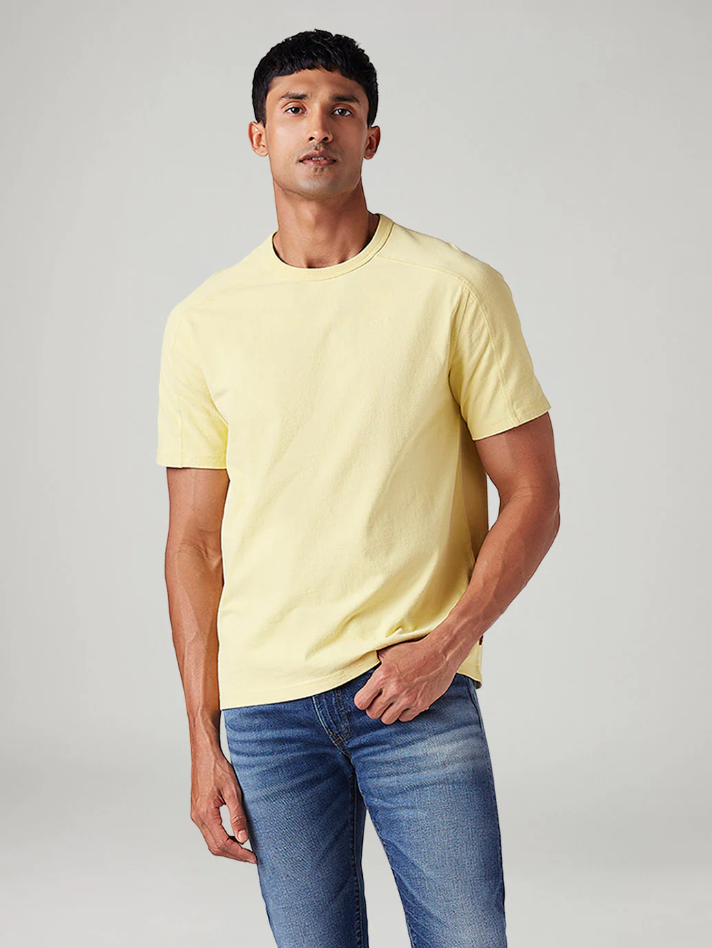 mens-solid-regular-fit-commuter-t-shirt