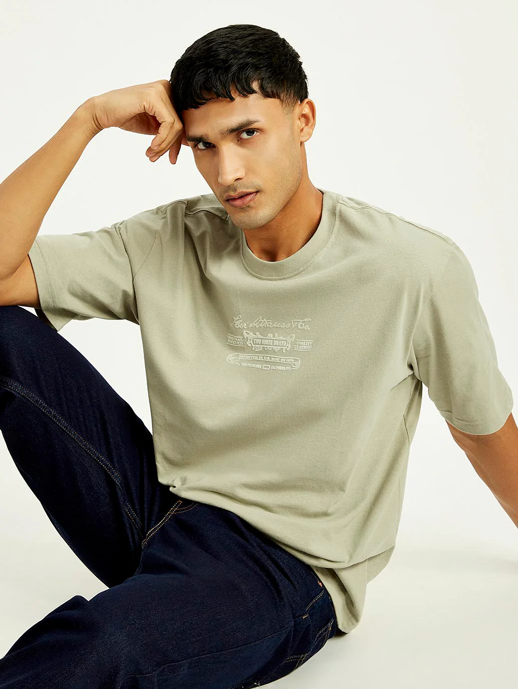 mens-graphic-print-loose-fit-t-shirt-2